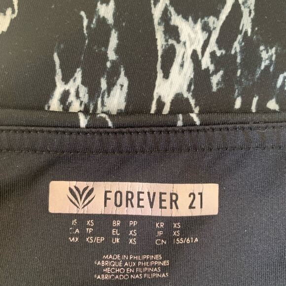 Forever 21 Marbled Leggings Sz XS Women's 7/8 Length Mid- High Rise Black White - Picture 4 of 5